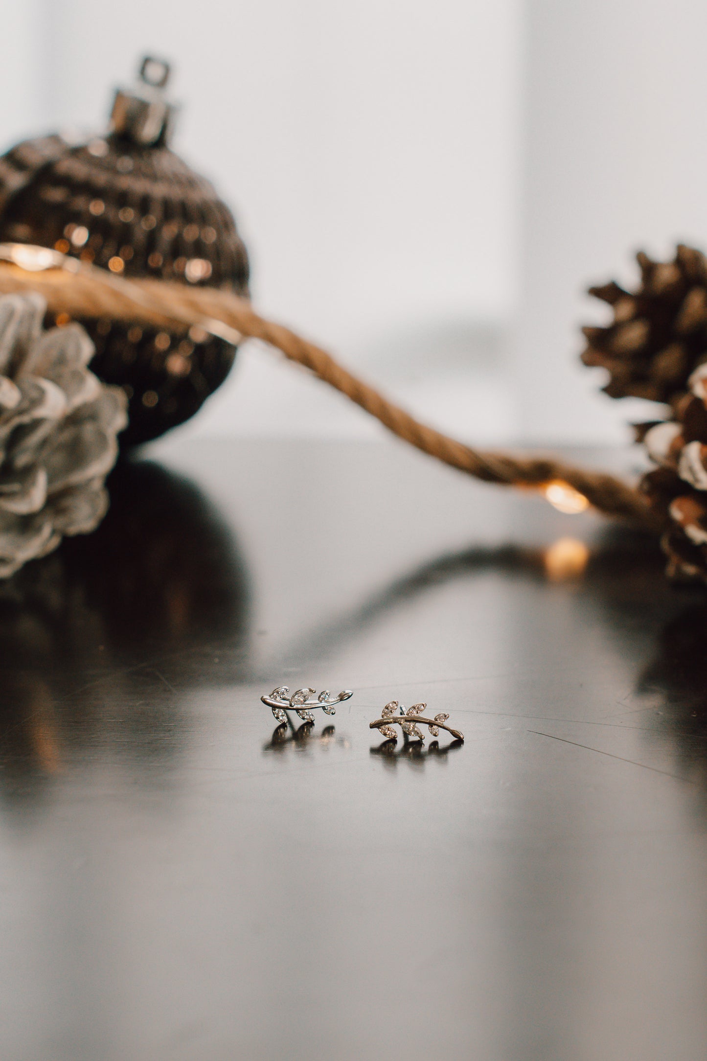 18k Gold Antara Vines Studs (Silver)