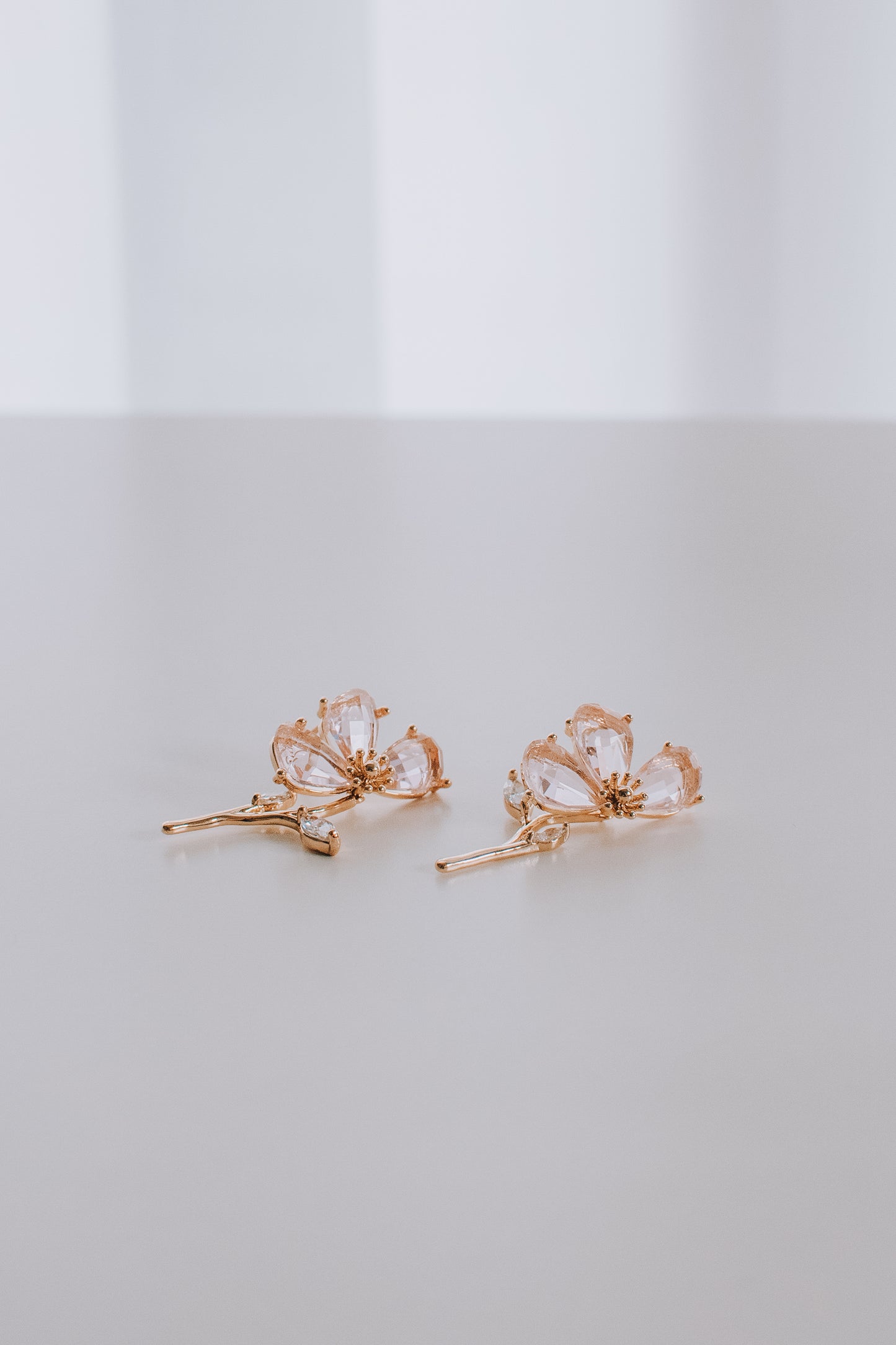 Polina Floral Glass Earrings (Tea Rose)