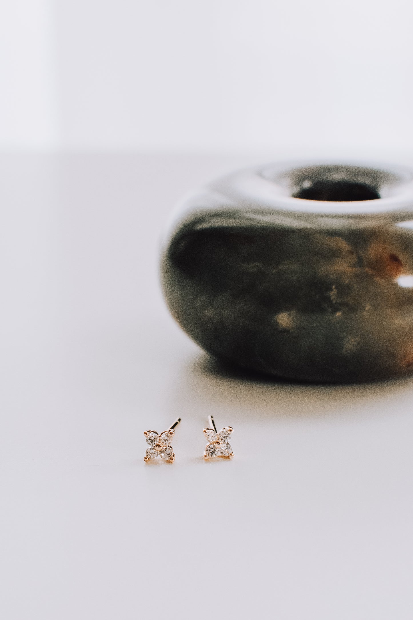 18k Gold Eugenie Earrings (Gold)