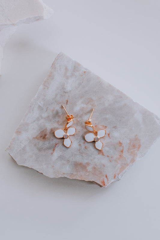 Novali Earrings (Petal White)