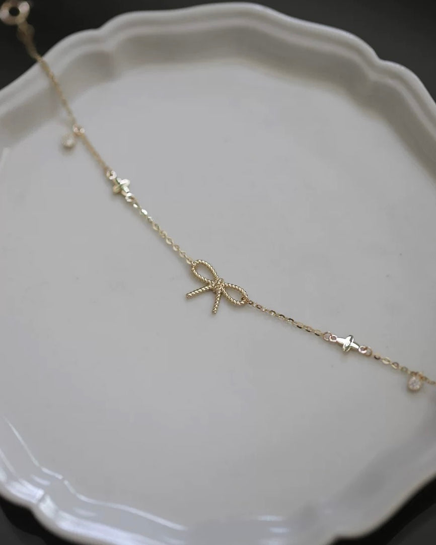 En Pointe Bracelet (Silver/Gold)