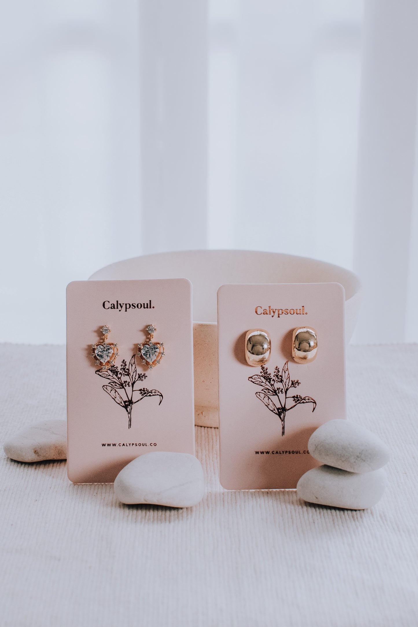 Sigrid Heart Earrings (18k Gold)