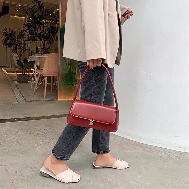 *PREORDER* Wina Shoulder Bag (Wine Red)