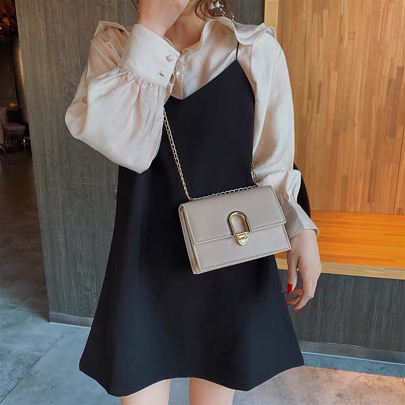 *PREORDER* Magna Shoulder Bag (Cloud White)