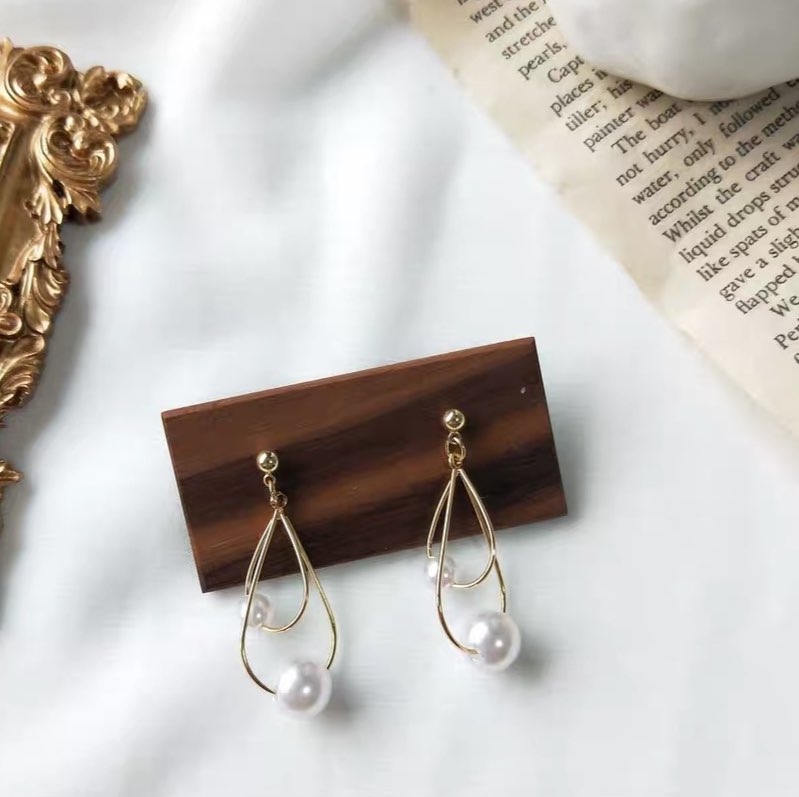 Savinah Pearl Earrings